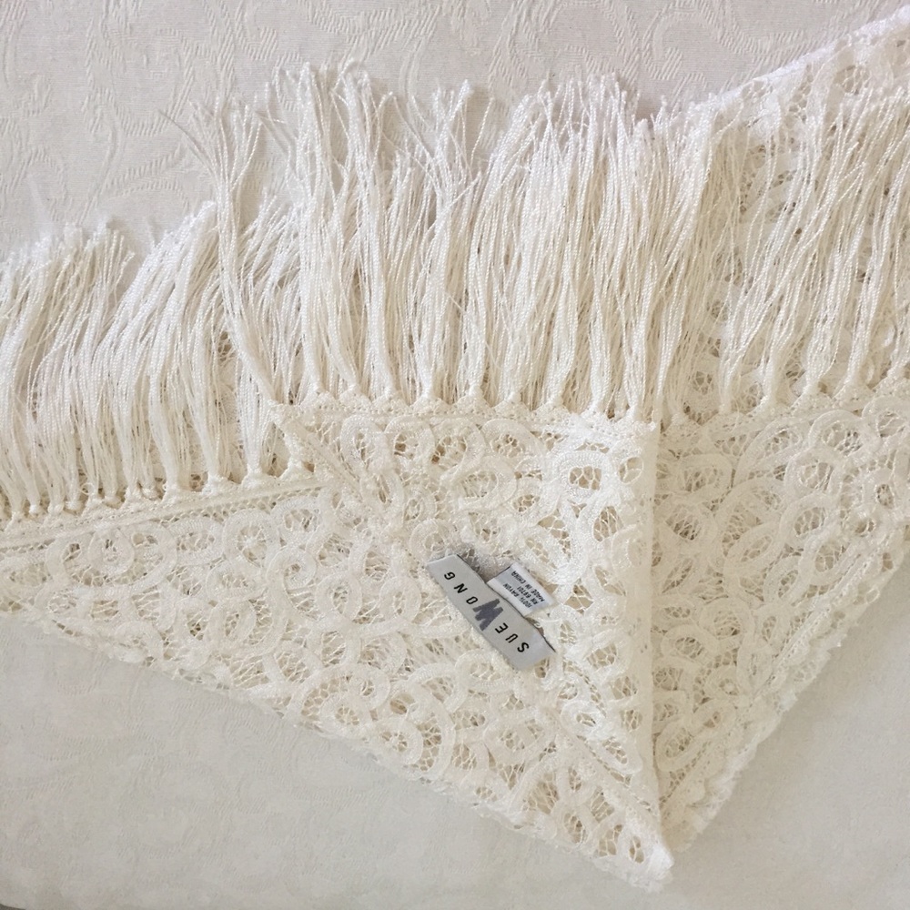 Sue Wong white lace crochet wrap - Picture 7 of 10
